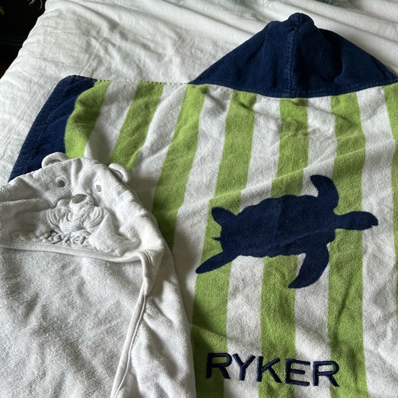Turtle Baby Beach Hooded Towel Pottery barn kids. Bear hooded bath. Ryker - Picture 2 of 2